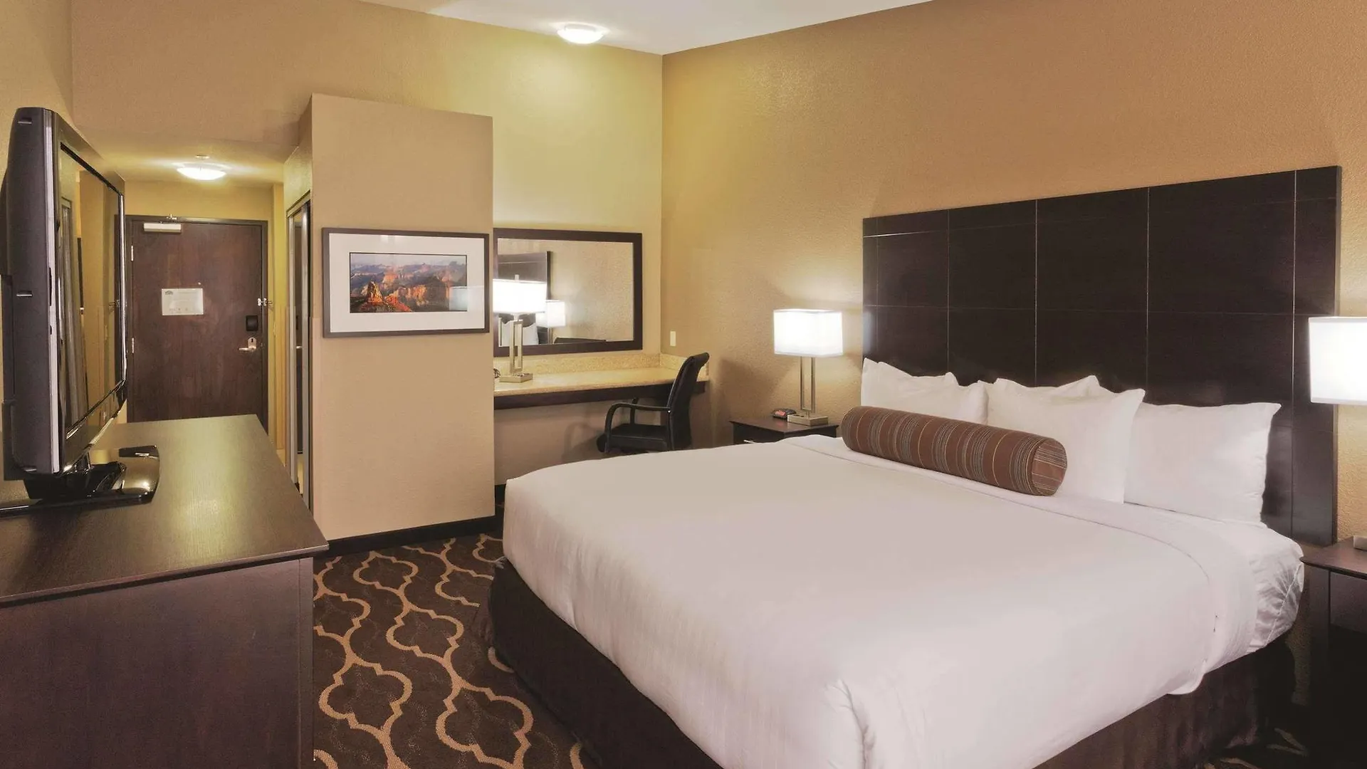 La Quinta Inn & Suites By Wyndham Lv Tropicana Stadium Las Vegas